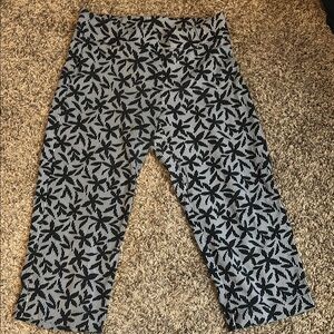 Lands' End Black and White Starfish Crops Size Medium 10-12